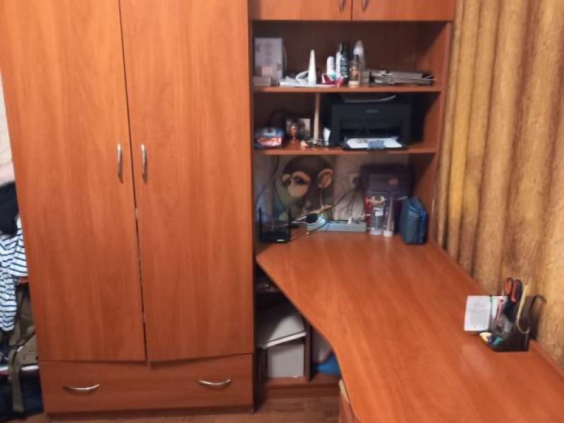 Продам шафу з вбудованим письмовим стол