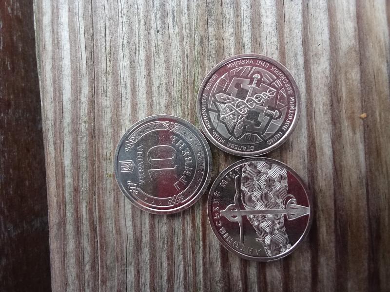Продаю монети номіналом в 10грн.
